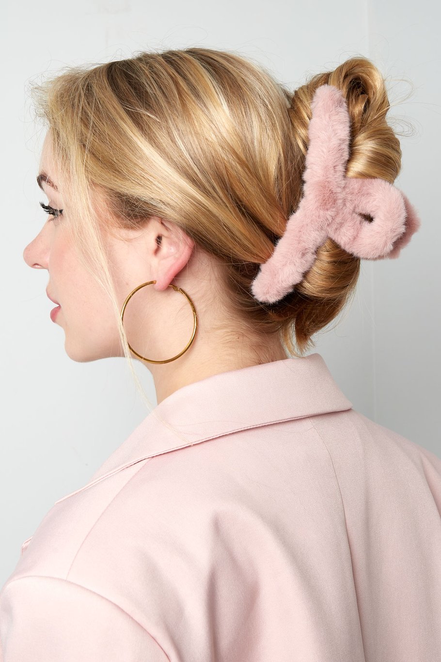 Fermaglio per capelli in pelliccia sintetica - beige Immagine2
